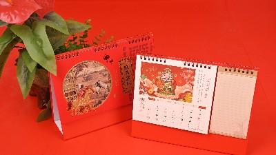 台历印刷选择哑粉纸还是铜版纸，金球彩印为您解答